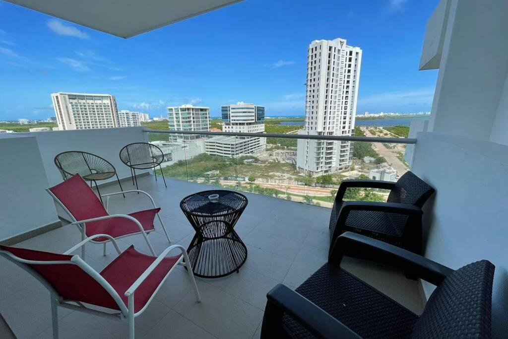 Malecon Americas By Andiani Travel Cancun Exterior photo